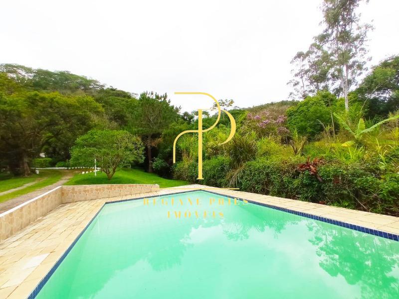 Chácara para Venda em Teresópolis, Pessegueiros, 6 dormitórios, 2 suítes, 4 banheiros, 10 vagas - Benetton Imóveis