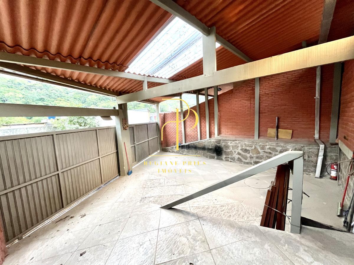 Casa em Condomínio para Venda em Teresópolis, Posse, 3 dormitórios, 1 suíte, 2 banheiros, 2 vagas - Benetton Imóveis