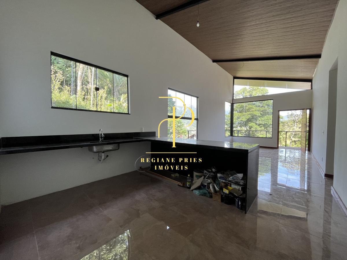 Casa em Condomínio para Venda em Teresópolis, Vargem Grande, 3 dormitórios, 3 suítes, 3 banheiros, 1 vaga - Benetton Imóveis