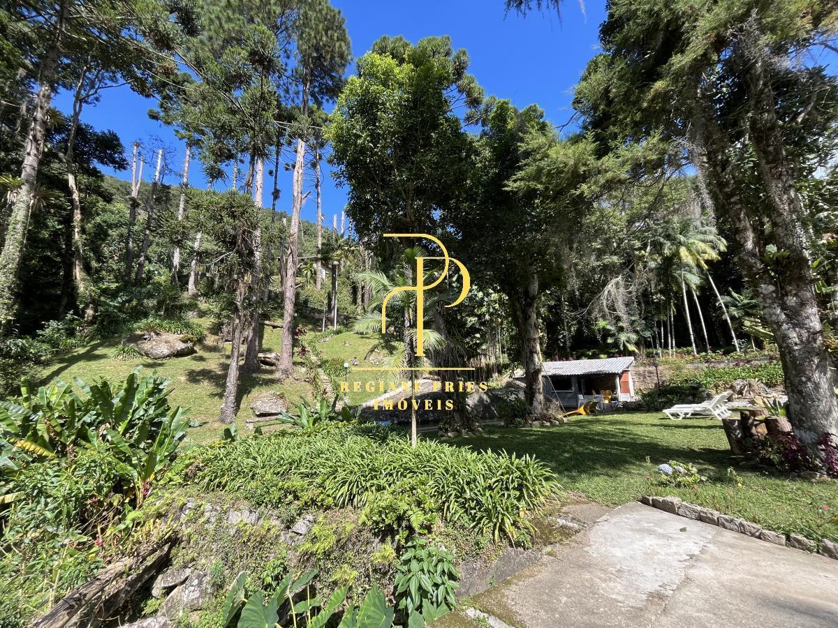 Casa à venda com 5 quartos, 300m² - Cascata dos Amores,Teresópolis