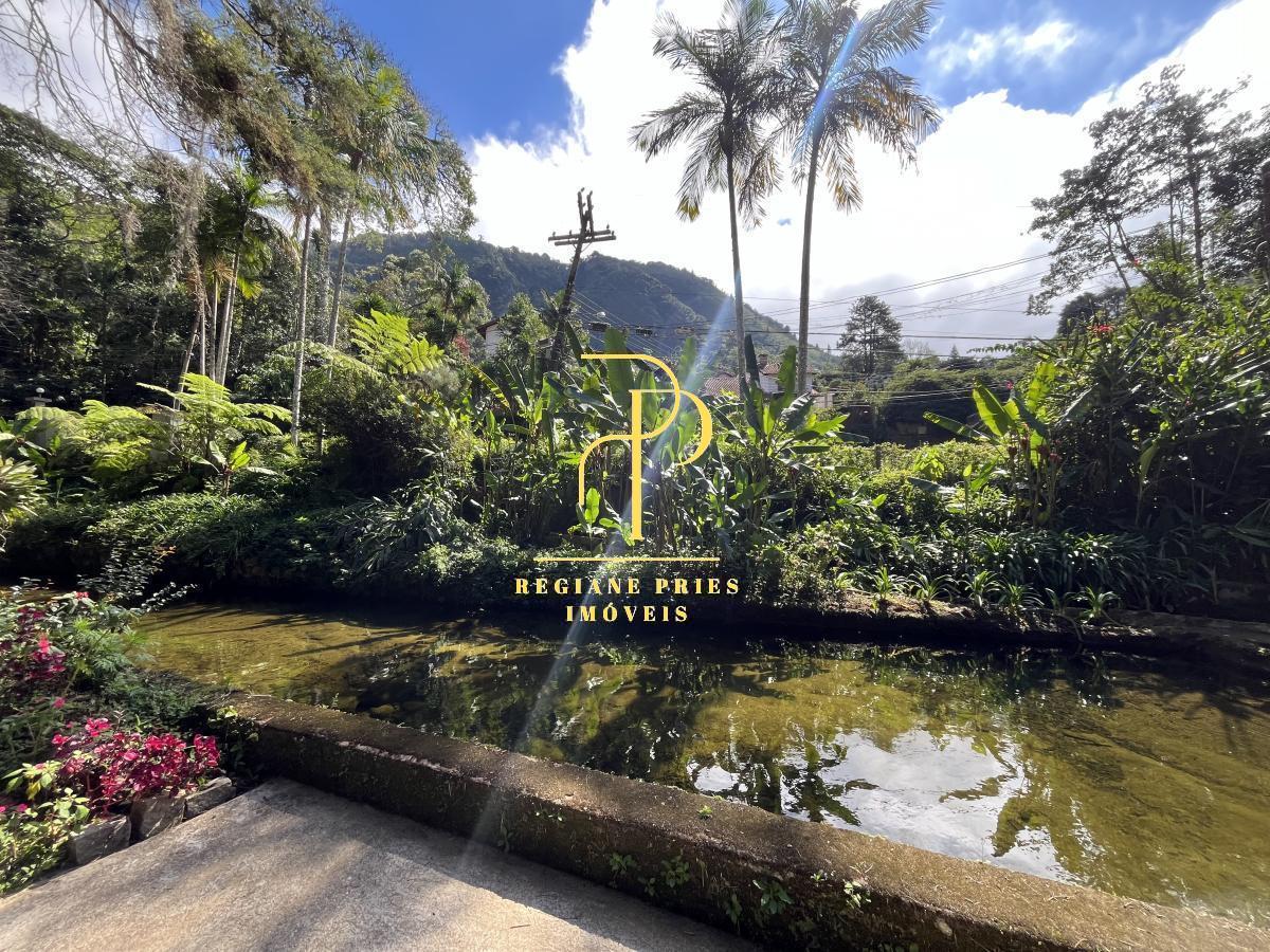 Casa à venda com 5 quartos, 300m² - Cascata dos Amores,Teresópolis