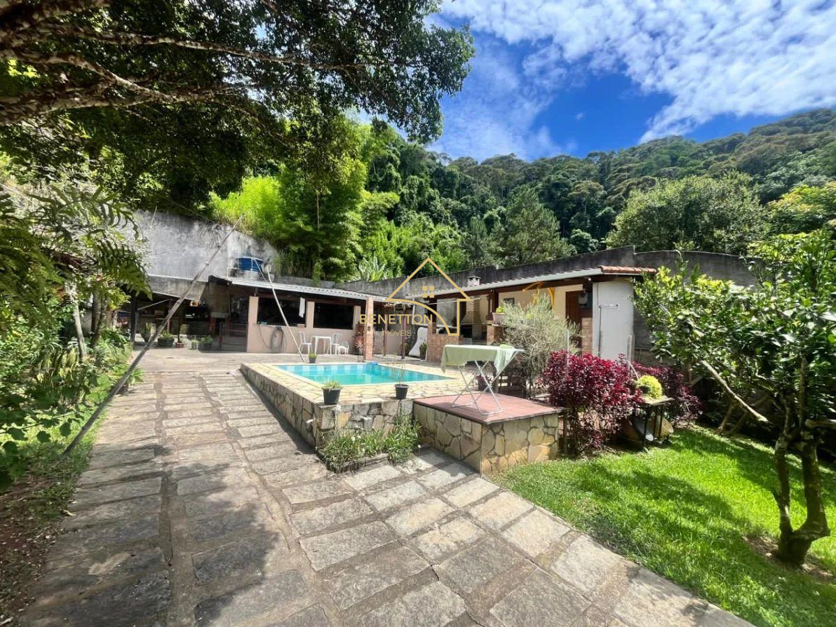 Casa à venda com 5 quartos, 294m² - Vale do Paraíso,Teresópolis